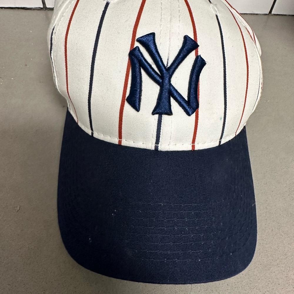 MLB Cooperstown collection New York Yankees youth pinstripe ball cap